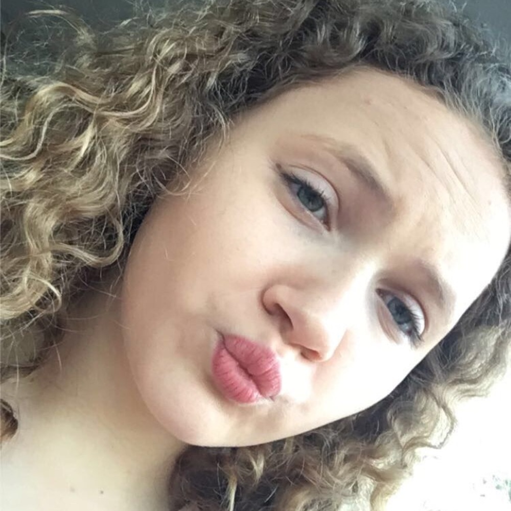 Meet your Posher, Hayley